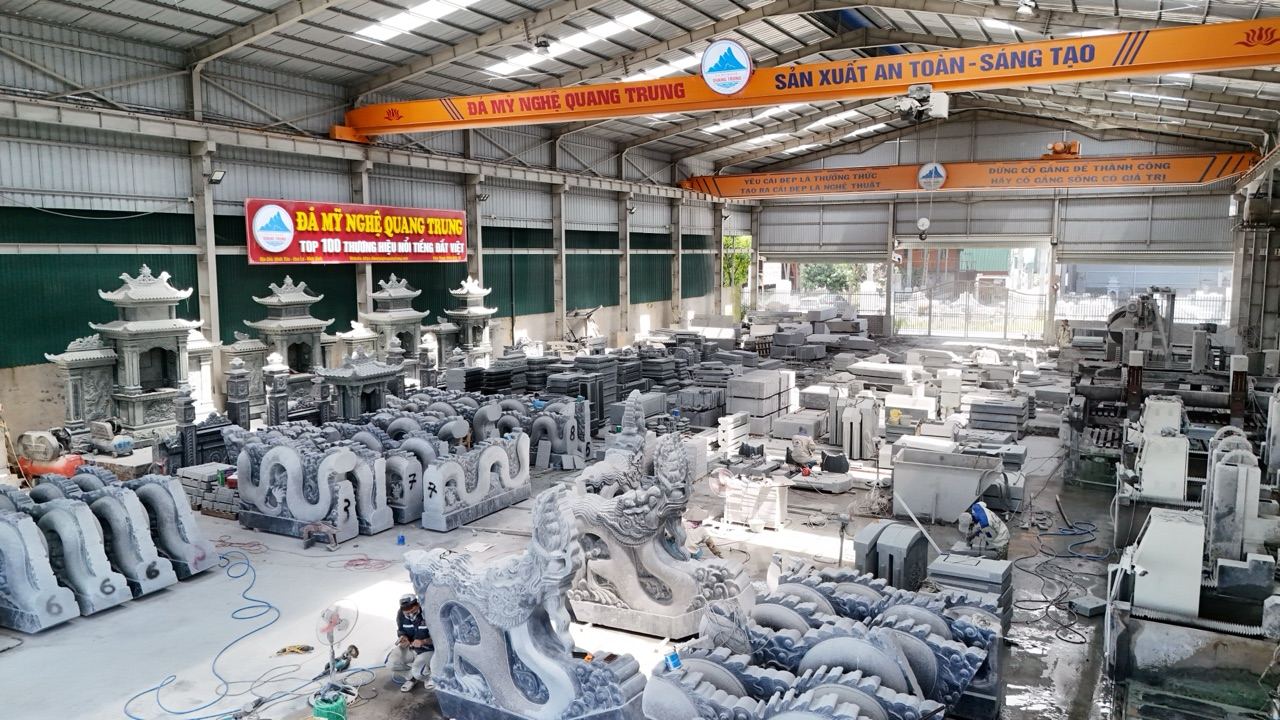 Xưởng sản xuất đá mỹ nghệ Quang Trung tại làng nghề Ninh Vân, Ninh Bình