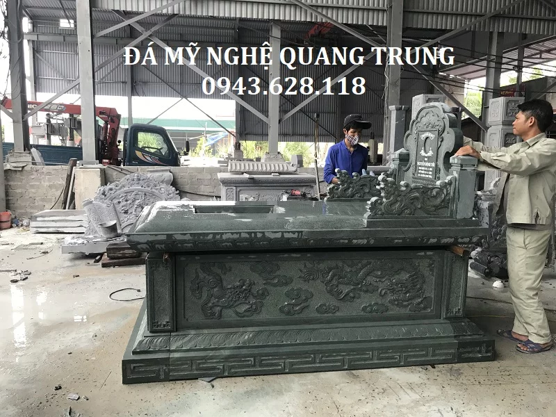 Lăng mộ đá, Mộ đá và các vấn đề tâm linh liên quan khi xây dựng - Nghệ nhân Quang Trung 8 Mặt hông Mộ đá xanh rêu tại Nghệ An