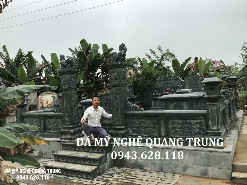 Cong da khu lang mo da xanh reu Quang Trung