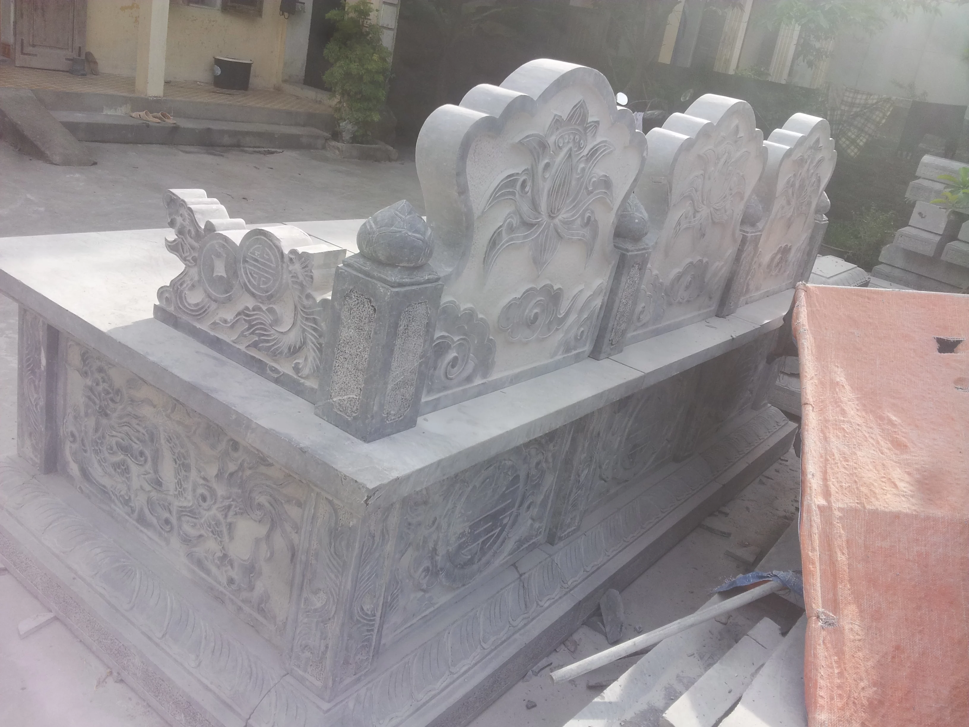 Mẫu mộ đá ba người nguyên khối ĐẸP - Đá Mỹ Nghệ Quang Trung Ninh Bình