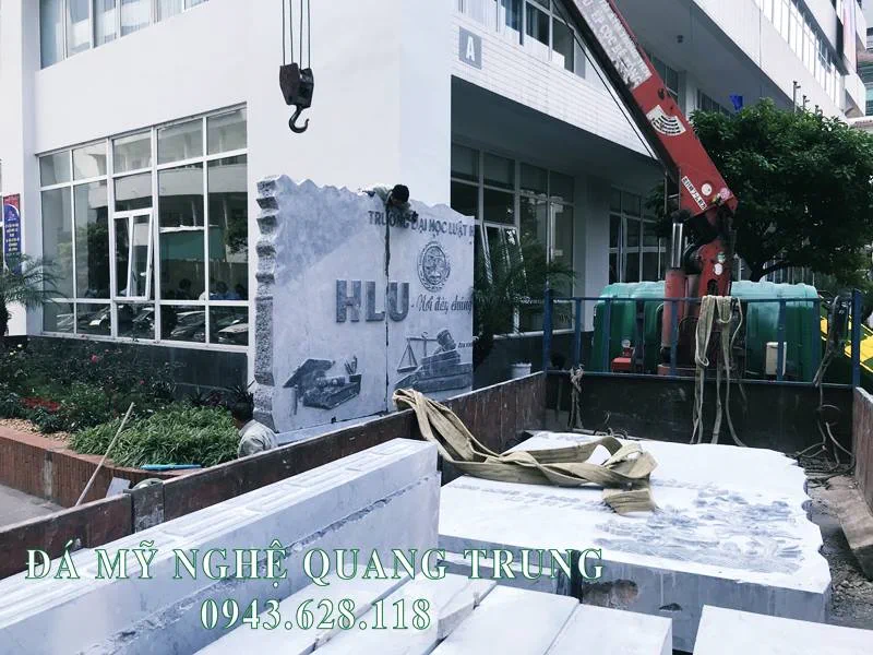 Tư vấn, thi công, lắp đặt Bia đá tự nhiên Trường Đại học Luật Hà Nội 63 Bia da khoi do Da my nghe Quang Trung tu van thiet ke va thi cong lap dat