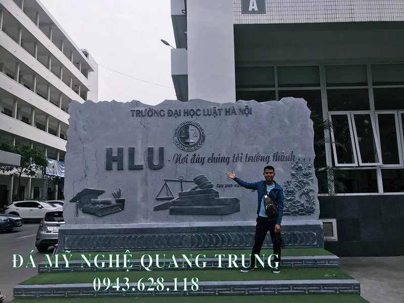 Tư vấn, thi công, lắp đặt Bia đá tự nhiên Trường Đại học Luật Hà Nội 61 Bia da sau khi hoan thien