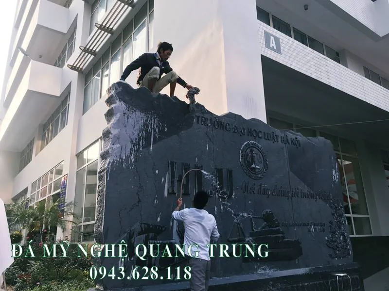 Tư vấn, thi công, lắp đặt Bia đá tự nhiên Trường Đại học Luật Hà Nội 26 Lam Bia da tu nhien tren Toan quoc 2020