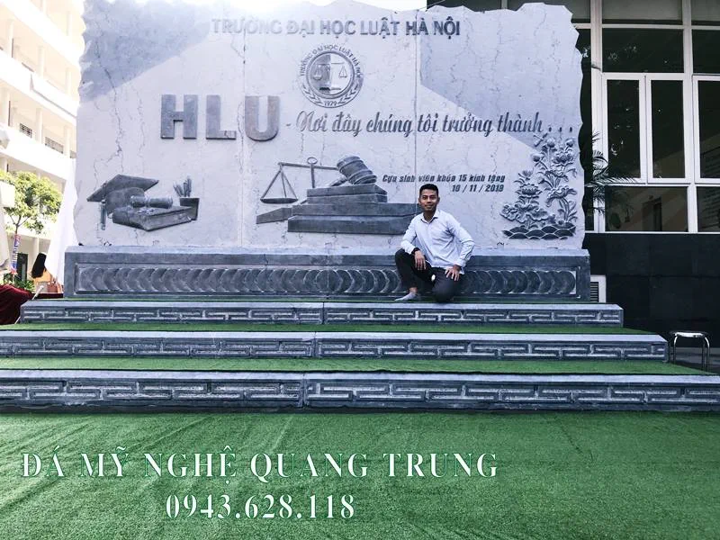 Tư vấn, thi công, lắp đặt Bia đá tự nhiên Trường Đại học Luật Hà Nội 23 Mau Bia da khoi tu nhien Dep cua Da my nghe Quang Trung