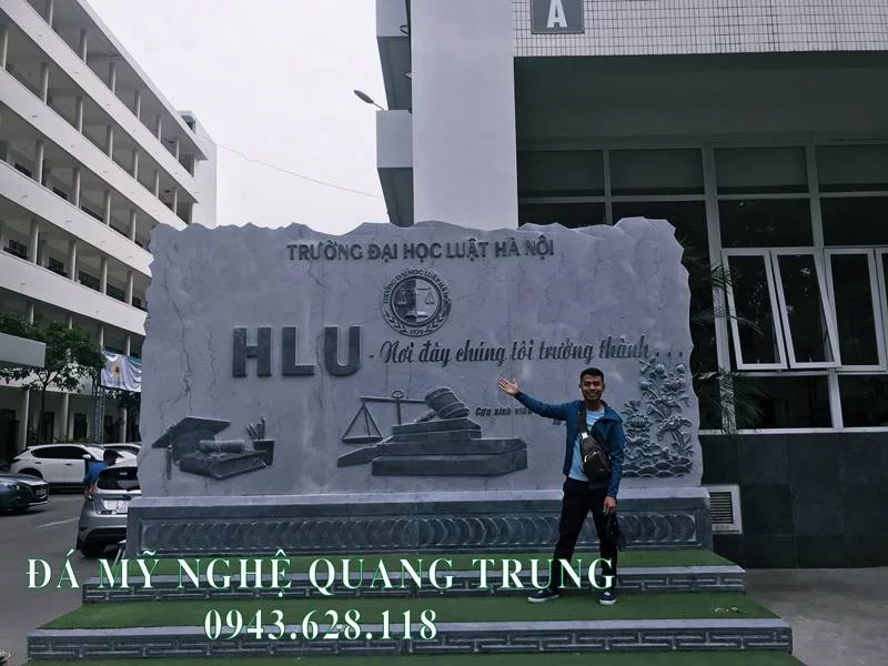 Tư vấn, thi công, lắp đặt Bia đá tự nhiên Trường Đại học Luật Hà Nội 12 Nghe nhan tre Quang Trung rat tam dac ve cong trinh Bia da tu nhien Truong Dai hoc