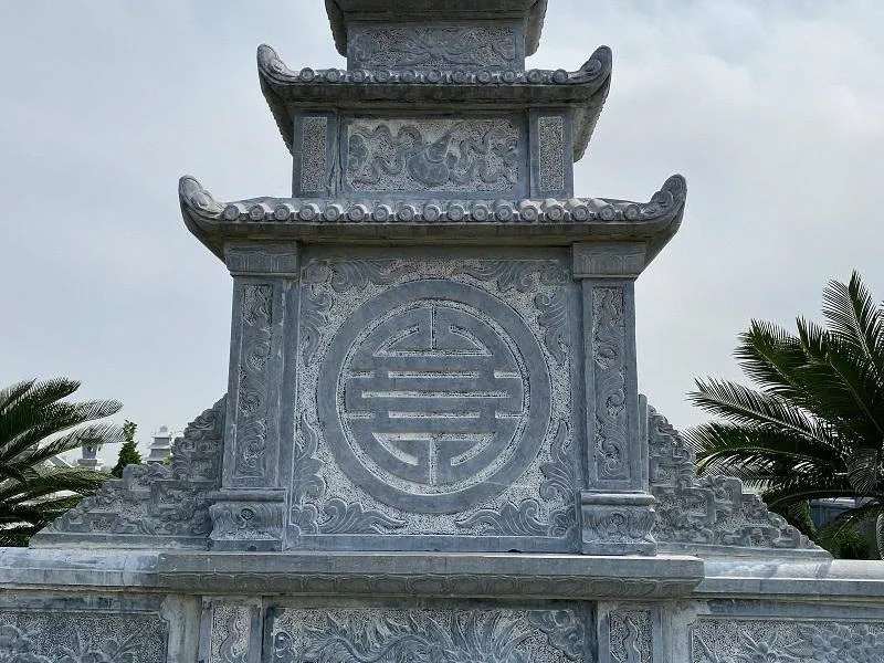 Phia sau cua Lang tho da dep