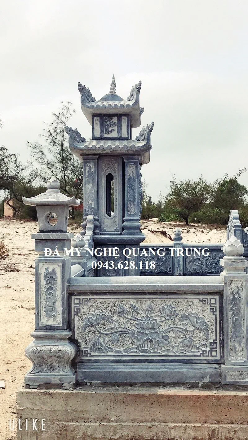 Mat hong cua Lang tho da xanh reu cua Khu lang mo