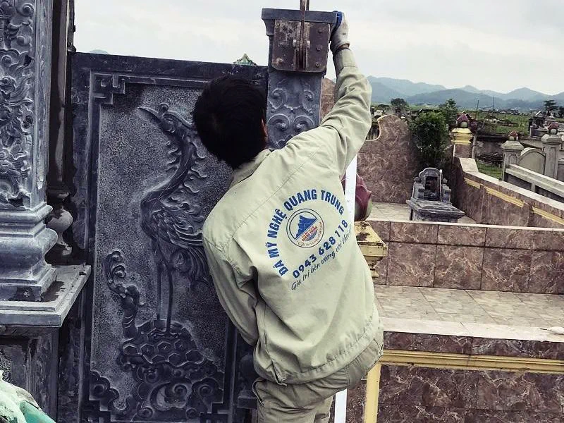 Cac Tho da lanh nghe dang lap dat Lang tho da