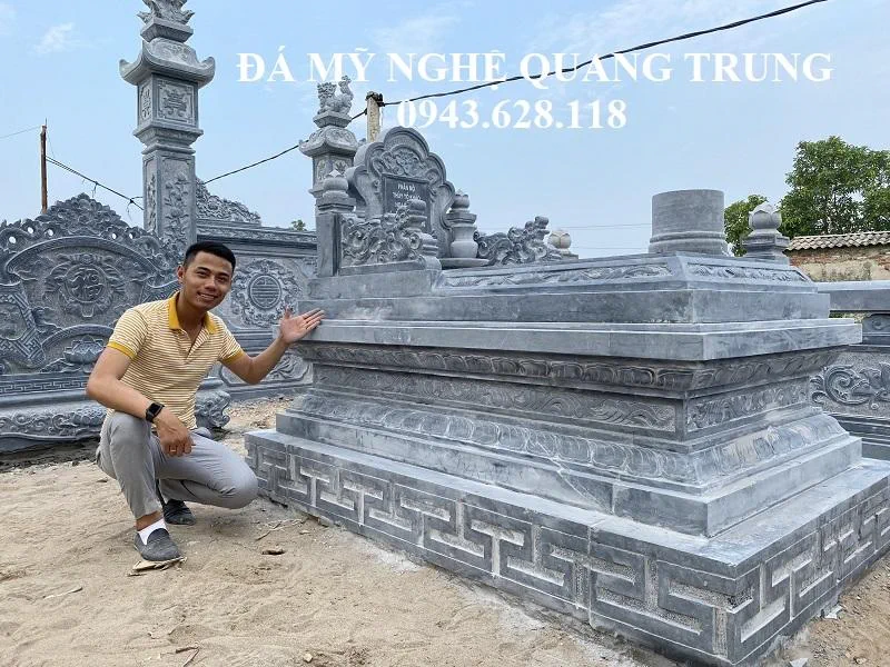 Mẫu Mộ Đá Tam Sơn khong mai rat an tuong cua Nghe nhan tre Quang Trung