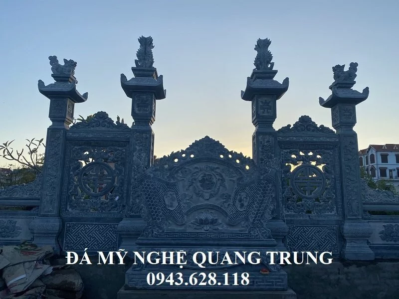 Diem nhan cua Khu lang mo voi Cong da tu tru va hai ben la hai Tam bung Lan can duoc tram khac thong phong rat dang cap