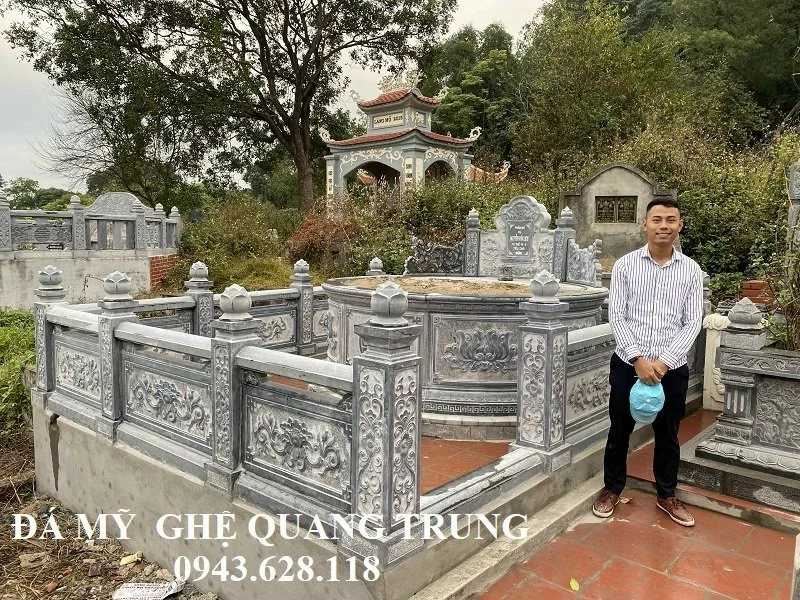 Khu Lăng mộ tròn với Ngôi mộ đá tròn đẹp kích thước rộng 237cm.