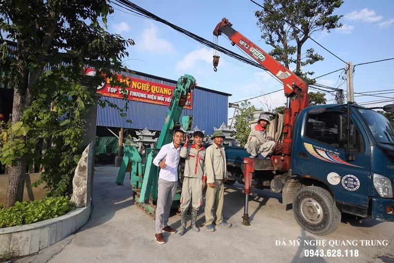 Nghe nhan tre Quang Trung cung cac tho da tre