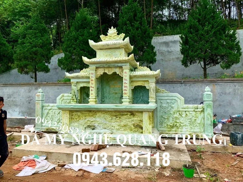 Lăng Thờ đá Vàng tam quan, cao cấp cho khu Lăng Mộ gia tộc.