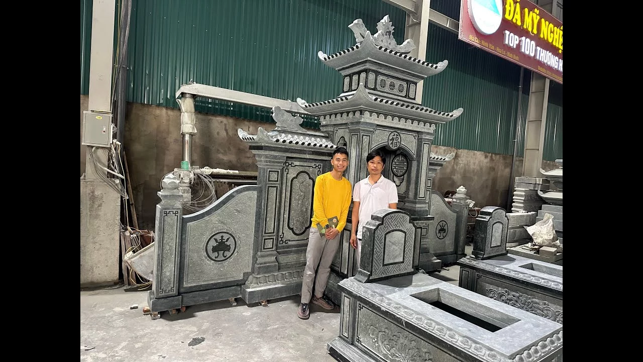 cả gia đình về thăm quan nhà máy sản xuất lăng mộ đá 192. ngày giỗ tổ vua hùng và 30/4 - 1/5/2023 - Đá Mỹ Nghệ Quang Trung Ninh Bình