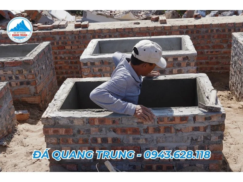 Chiều sâu huyệt mộ phụ thuộc vào từng gia đình xây dựng.jpg